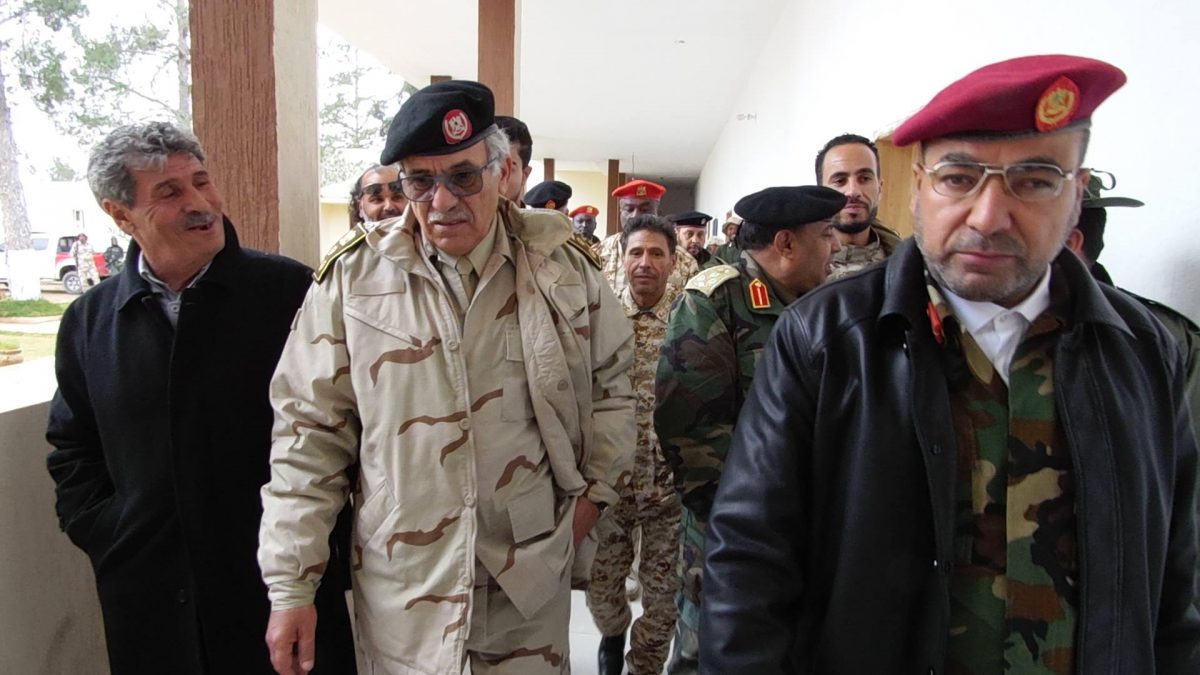 آمر غرفة عمليات الجيش بالمنطقة الغربية يزور معسكر تدريب العزيزية جنوب آمر غرفة عمليات الجيش بالمنطقة الغربية يزور معسكر تدريب العزيزية جنوب